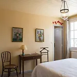 Maison De Mezos