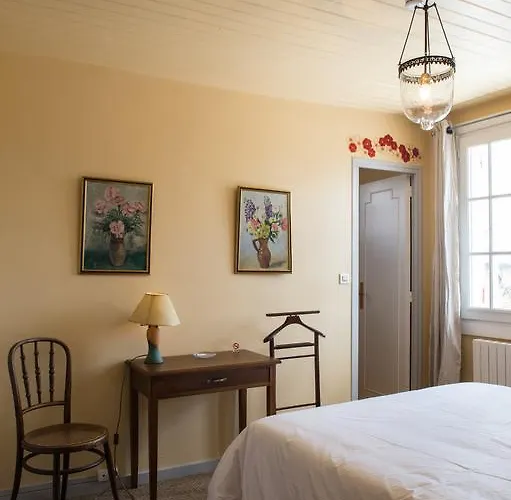 Maison De Mézos